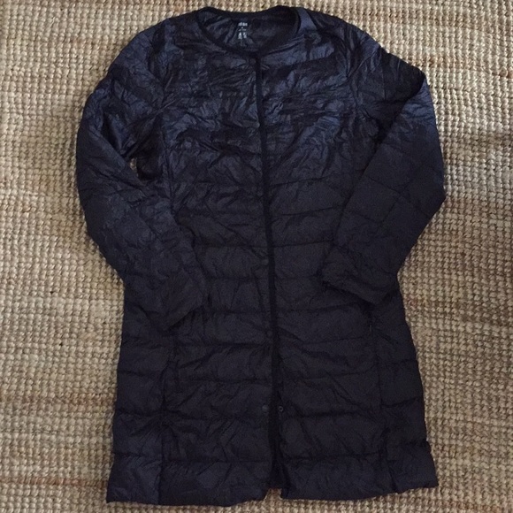 Uniqlo Jackets & Blazers - UNIQLO lightweight down packable jacket